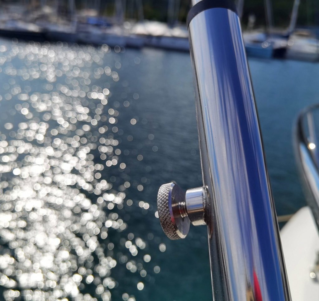 Frey innovative, sturdy, custom telescopic stainless steel pipes, regulate sunshade height over sundeck on the PRESTIGE 460S.