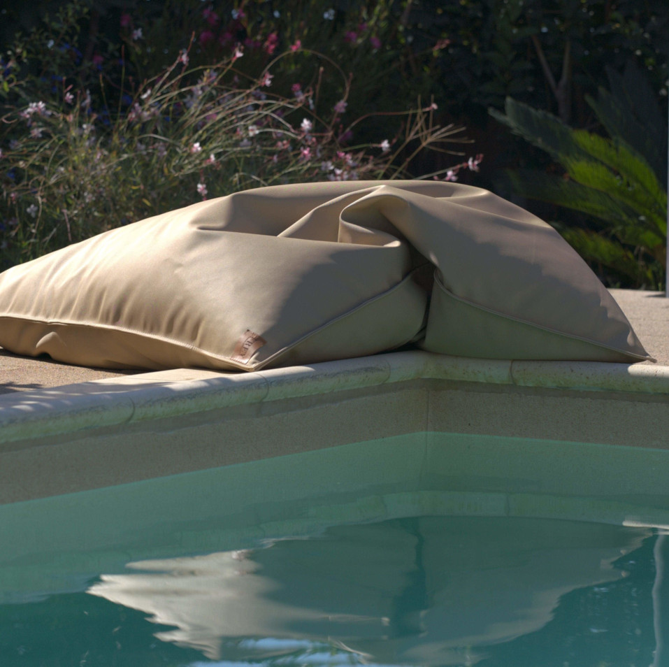 Sink into comfy, soft Frey beanbags that shape to fit your body. Perfect by your poolside area.