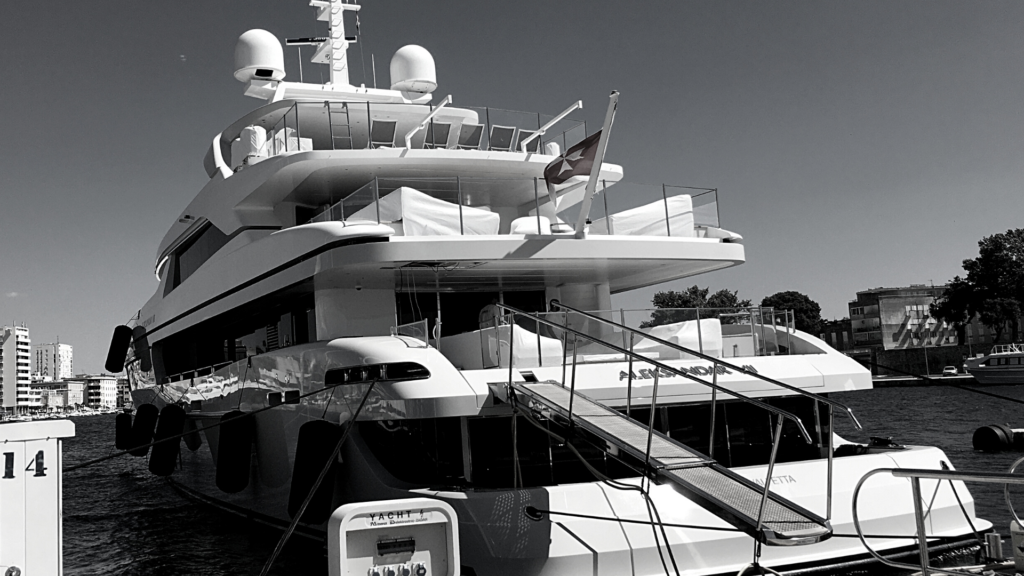 Sanlorenzo 44m superyacht, Aleksandar VII in Zadar, Croatia. New protective, deck furniture covers for Minotti Rivera armchairs.